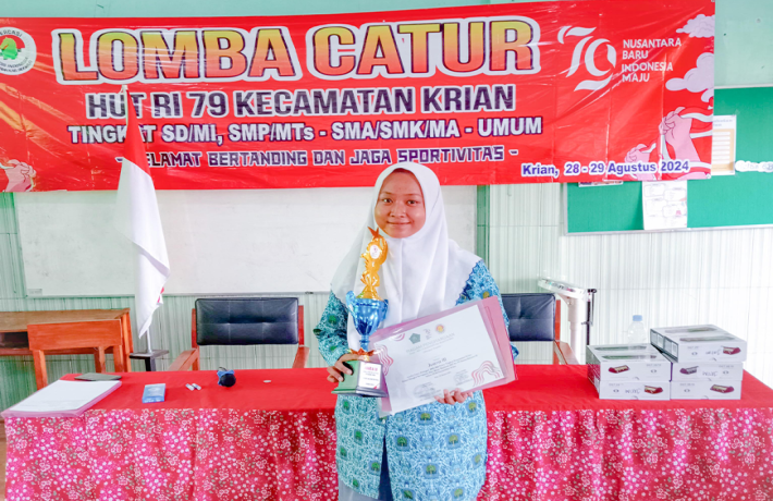 Siswi SMK Pemuda Krian Nur Fadhilah Ramadhani Cetak Sejarah di Ajang Catur HUT RI